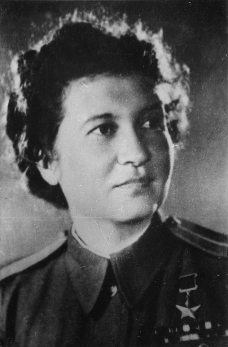 Р.Е.Аронова, 1940-е годы